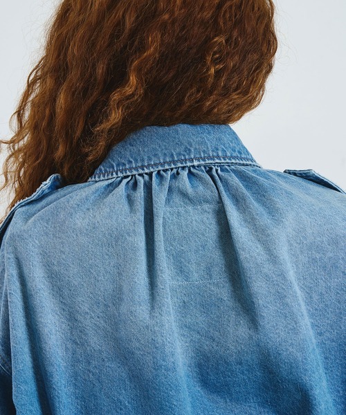 ROSE BUD(ローズバッド)の「mici/VOLUME SLEEVE DENIM JACKET(その他アウター・レディース・ライトインディゴブルー/ブラック・ONE SIZE)」の14枚目の写真