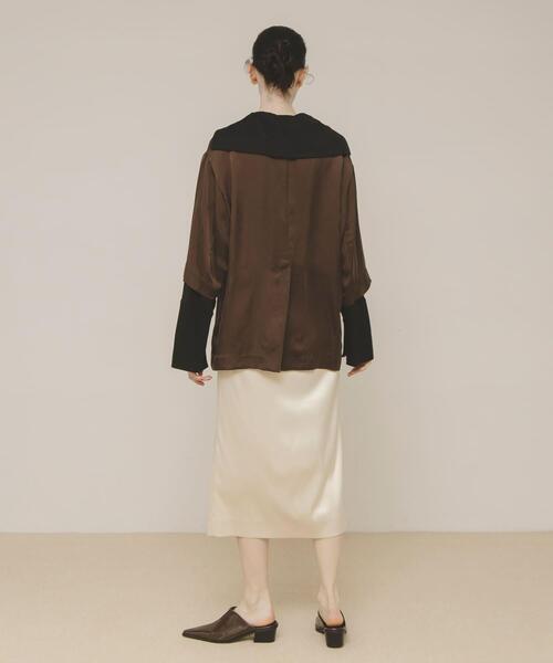 LAATO(ラート)の「glossy midi skirt(スカート・レディース・ライトカーキ/アイボリー・FREE)」の17枚目の写真
