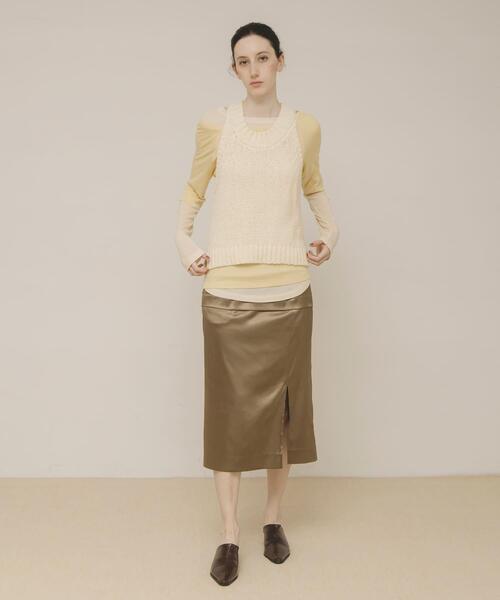 LAATO(ラート)の「glossy midi skirt(スカート・レディース・ライトカーキ/アイボリー・FREE)」の15枚目の写真