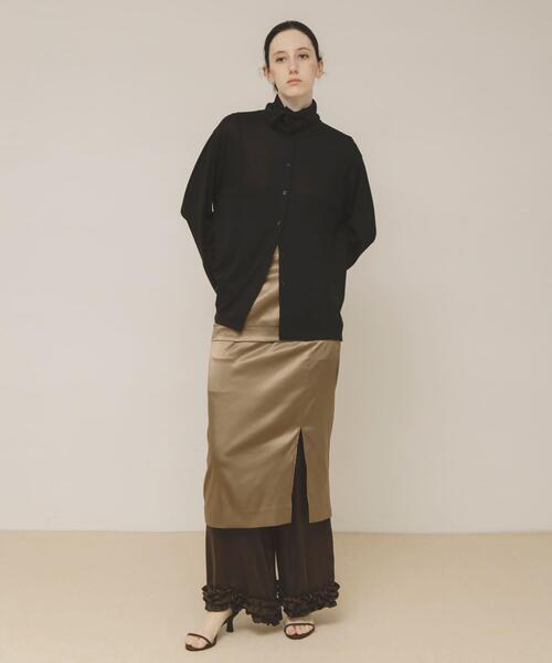 LAATO(ラート)の「glossy midi skirt(スカート・レディース・ライトカーキ/アイボリー・FREE)」の12枚目の写真