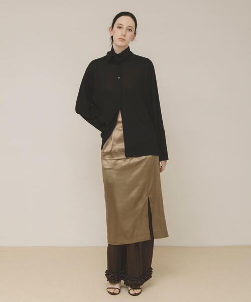 LAATO(ラート)の「glossy midi skirt(スカート・レディース・ライトカーキ/アイボリー・FREE)」の11枚目の写真
