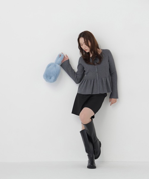 NATURAL BEAUTY BASIC(ナチュラルビューティーベーシック)の「ペプラムカーディガン(カーディガン/ボレロ・レディース・ネイビー/チャコールグレー/ピンク・FREE)」の4枚目の写真