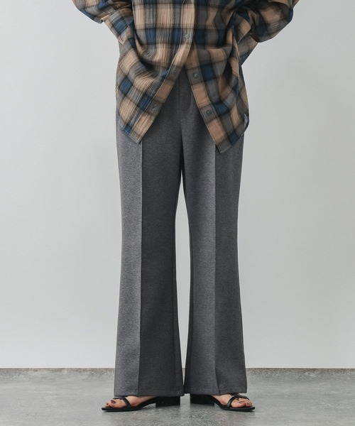 GLOBAL WORK（グローバルワーク）の「ダンボールフレアパンツ/1049213（その他パンツ・レディース・ブラウン系その他3/チャコールグレー/グレイッシュベージュ/ブラック・SMALL/MEDIUM/LARGE）」の3枚目の写真