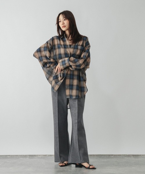 GLOBAL WORK（グローバルワーク）の「ダンボールフレアパンツ/1049213（その他パンツ・レディース・ブラウン系その他3/チャコールグレー/グレイッシュベージュ/ブラック・SMALL/MEDIUM/LARGE）」の9枚目の写真