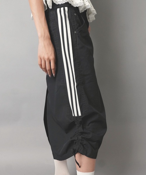 adidas(アディダス)の「【adidas/アディダス】パラシュートロングスカート(スカート・レディース・オリーブ/ブラック・M)」の6枚目の写真