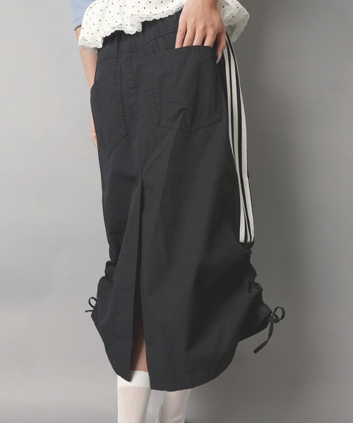 adidas(アディダス)の「【adidas/アディダス】パラシュートロングスカート(スカート・レディース・オリーブ/ブラック・M)」の7枚目の写真