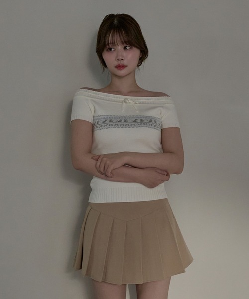 M DOLLY(エムドリー)の「Stitch ribbon cat elin sholder knit / ステッチリボンキャットエリンショルダーニット(ニット/セーター・レディース・アイボリー/グレー・FREE)」の1枚目の写真