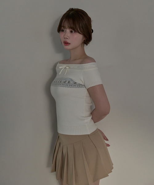 M DOLLY(エムドリー)の「Stitch ribbon cat elin sholder knit / ステッチリボンキャットエリンショルダーニット(ニット/セーター・レディース・アイボリー/グレー・FREE)」の3枚目の写真