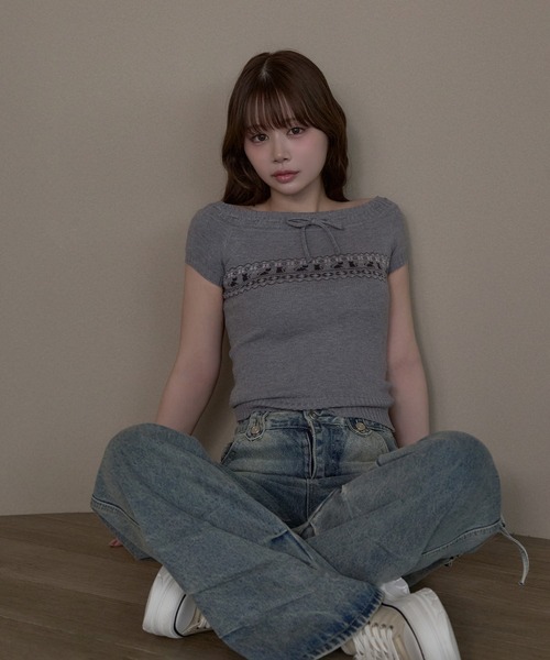 M DOLLY(エムドリー)の「Stitch ribbon cat elin sholder knit / ステッチリボンキャットエリンショルダーニット(ニット/セーター・レディース・アイボリー/グレー・FREE)」の8枚目の写真