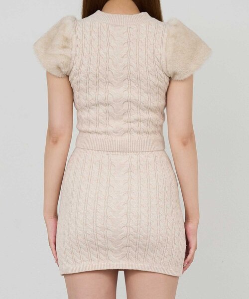 Belle Charme(ベルシャルム)の「【Belle Charme】Fur Shoulder Cable Knit(ニット/セーター・レディース・ブラック/ベージュ/ピンク・FREE)」の14枚目の写真