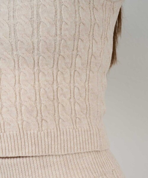 Belle Charme(ベルシャルム)の「【Belle Charme】Fur Shoulder Cable Knit(ニット/セーター・レディース・ブラック/ベージュ/ピンク・FREE)」の18枚目の写真