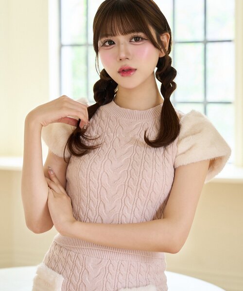 Belle Charme(ベルシャルム)の「【Belle Charme】Fur Shoulder Cable Knit(ニット/セーター・レディース・ブラック/ベージュ/ピンク・FREE)」の21枚目の写真