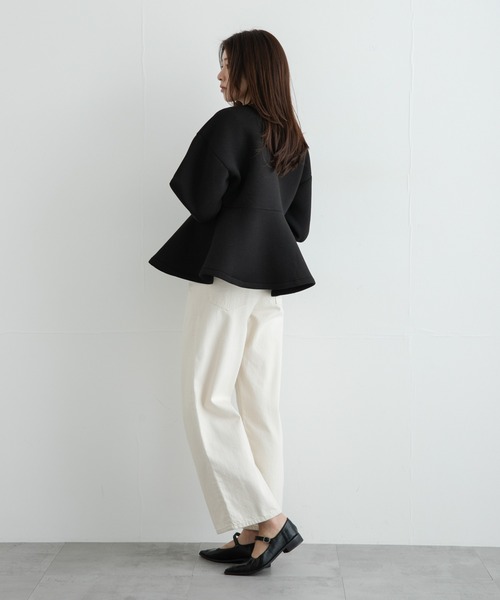 URBAN RESEARCH Sonny Label(アーバンリサーチサニーレーベル)の「『WEB限定』ダンボールペプラムブルゾン(ブルゾン・レディース・グレー/オフホワイト/ブラック・FREE)」の16枚目の写真