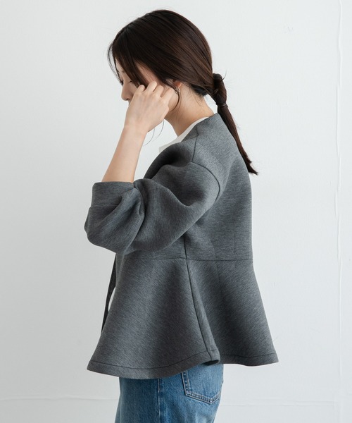 URBAN RESEARCH Sonny Label(アーバンリサーチサニーレーベル)の「『WEB限定』ダンボールペプラムブルゾン(ブルゾン・レディース・グレー/オフホワイト/ブラック・FREE)」の20枚目の写真