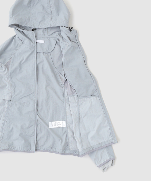 SAN SAN GEAR(サンサンギア)の「SAN SAN GEAR / サンサンギア LIGHT PACKABLE JACKET(その他アウター・メンズ・ブラック/ブルー系その他・2/1)」の3枚目の写真