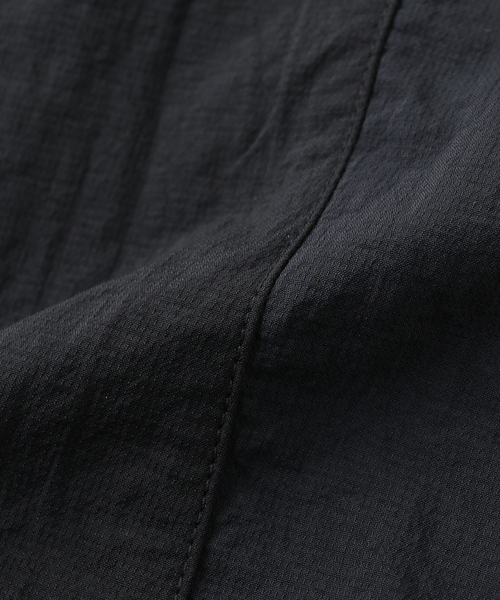 SAN SAN GEAR(サンサンギア)の「SAN SAN GEAR / サンサンギア LIGHT PACKABLE JACKET(その他アウター・メンズ・ブラック/ブルー系その他・2/1)」の4枚目の写真
