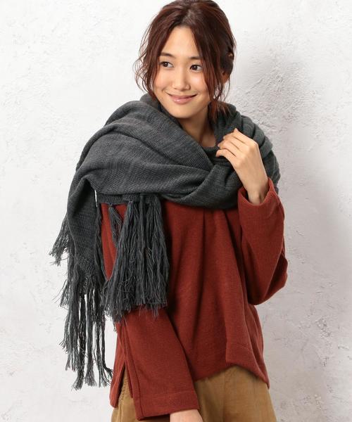 green label relaxing(グリーンレーベルリラクシング)の「CF KNITフリンジストール◆(ストール/ショール・レディース・ライトグレー/ダークグレー・FREE)」の6枚目の写真