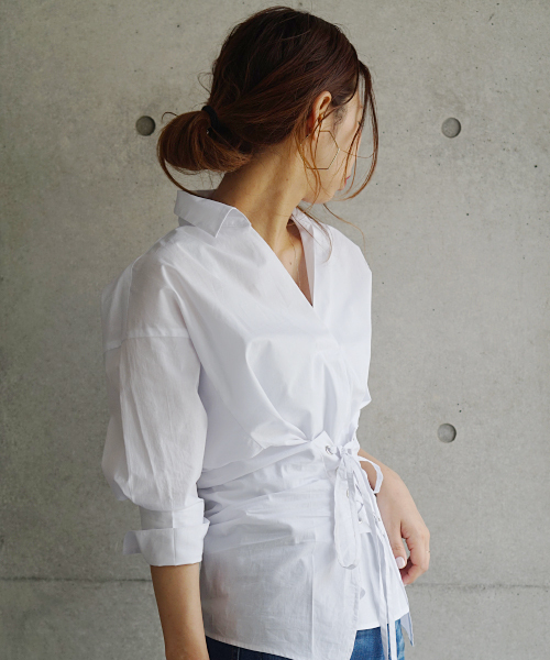 laboratory work（ラボラトリーワーク）の「＜一枚でサマになる！＞レースアップシャツ（シャツ/ブラウス・レディース・サックスブルー/オフホワイト/ブラック・MEDIUM）」の5枚目の写真