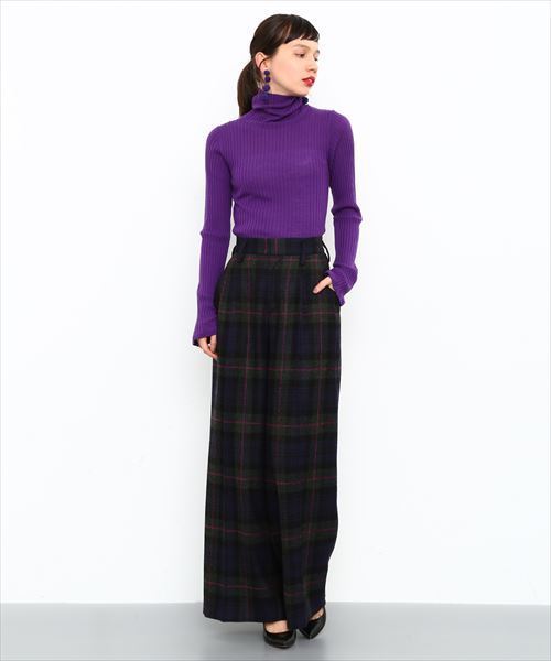 ADAM ET ROPE'（アダムエロペ）の「ウォッシャブルウールタートルリブプルオーバー（ニット/セーター・レディース・ベージュ/ブルー系その他/パープル/イエロー・FREE）」の9枚目の写真