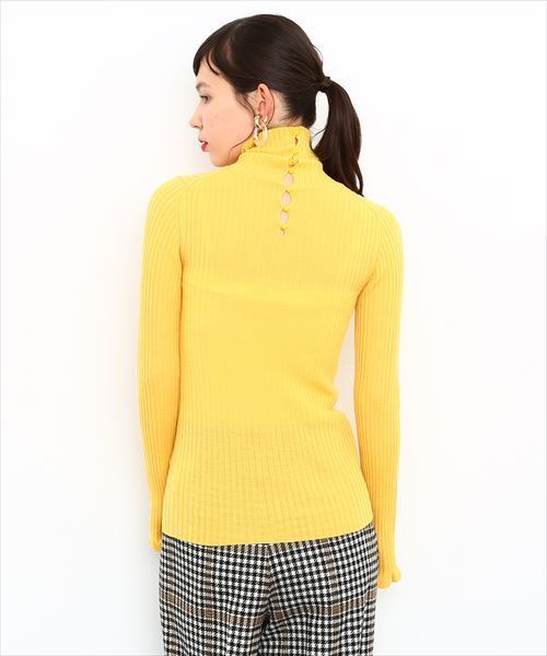 ADAM ET ROPE'（アダムエロペ）の「ウォッシャブルウールタートルリブプルオーバー（ニット/セーター・レディース・ベージュ/ブルー系その他/パープル/イエロー・FREE）」の15枚目の写真