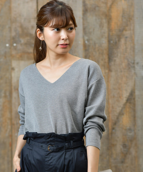 rps（アールピーエス）の「ハーフミラノＶネックニットプルオーバー（ニット/セーター・レディース・チャコールグレー/杢グレー/グレイッシュベージュ/ダークグリーン/ブラック/マスタード/ピンク・M）」の4枚目の写真