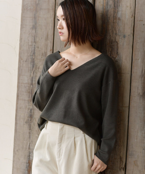 rps（アールピーエス）の「ハーフミラノＶネックニットプルオーバー（ニット/セーター・レディース・チャコールグレー/杢グレー/グレイッシュベージュ/ダークグリーン/ブラック/マスタード/ピンク・M）」の3枚目の写真