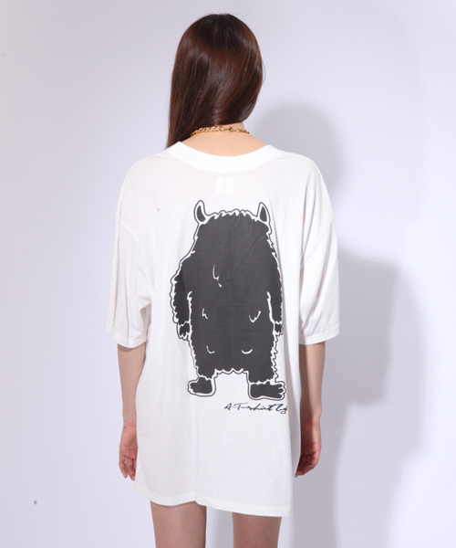 i（アイ）の「【i】かいじゅうPTT（Tシャツ/カットソー・レディース・ホワイト/オフホワイト/ブラック・ﾌﾘ-）」の4枚目の写真