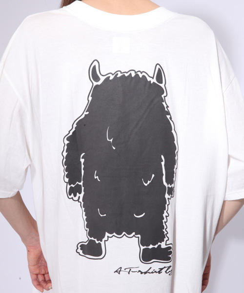 i（アイ）の「【i】かいじゅうPTT（Tシャツ/カットソー・レディース・ホワイト/オフホワイト/ブラック・ﾌﾘ-）」の5枚目の写真