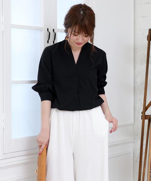 Girly Doll（ガーリードール）の「ブラウス　Vネックプルオーバー（シャツ/ブラウス・レディース・ライトブルー/ブラック/ベージュ/オフホワイト・M/L）」の3枚目の写真