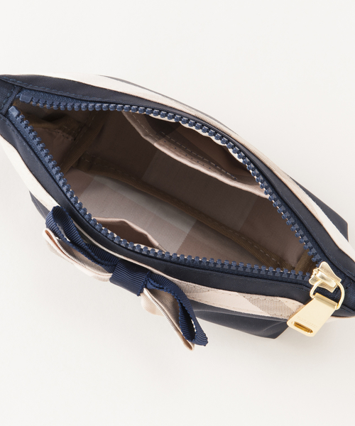 BLUE LABEL CRESTBRIDGE（ブルーレーベルクレストブリッジ）の