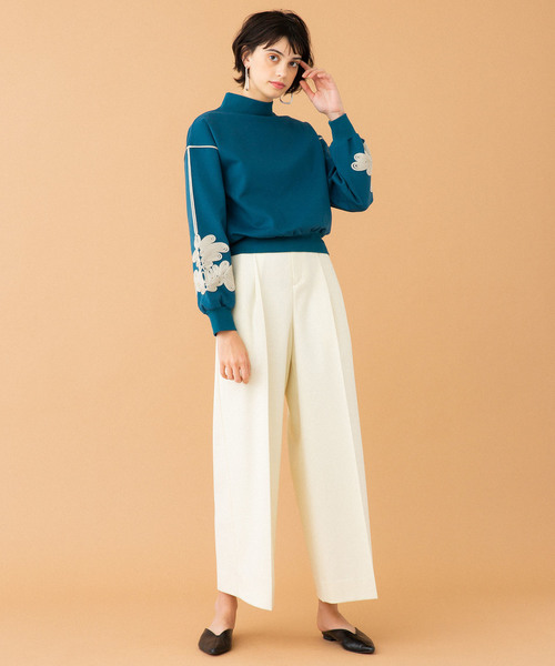 UNITED TOKYO（ユナイテッドトウキョウ）の「エンブロイダリースエット