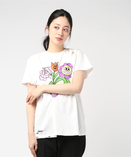 PUNYUS(プニュズ)の「フラワーズTシャツ(Tシャツ/カットソー・レディース・ホワイト/オレンジ・1/2/4/3)」の1枚目の写真
