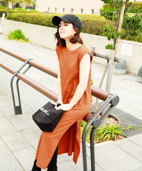 niko and（ニコアンド）の「USAコットンノースリスリットワンピース