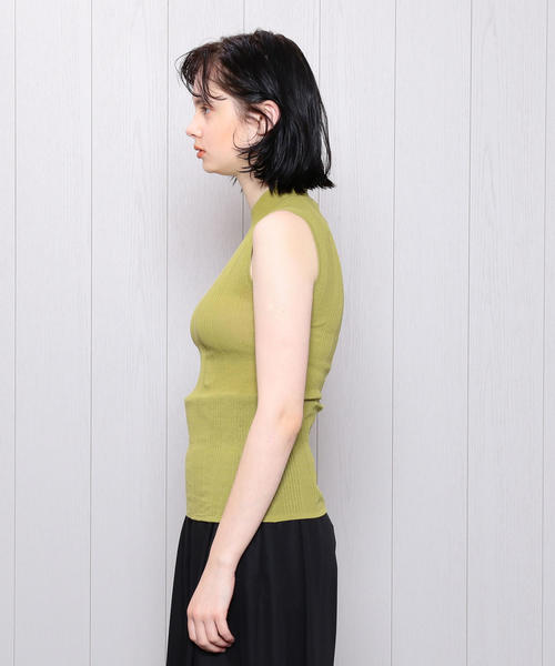 H　BEAUTY&YOUTH UNITED ARROWS（エイチビューティーアンドユースユナイテッドアローズ）の「＜H＞WIDE RIB HIGH NECK NO SLEEVE KNIT/ニット о（ニット/セーター・レディース・ブラック/オリーブ/ターコイズブルー・FREE）」の5枚目の写真