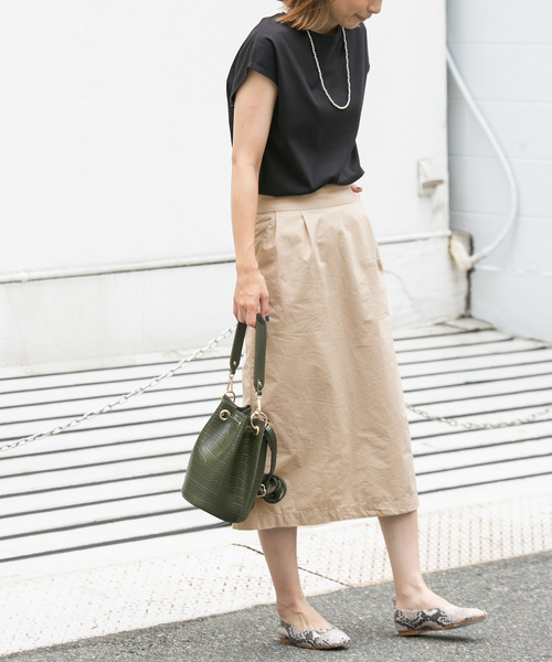 URBAN RESEARCH DOORS（アーバンリサーチドアーズ）の「ワンウォッシュタックストレートスカート∴（スカート・レディース・ベージュ/ネイビー・38/36）」の6枚目の写真