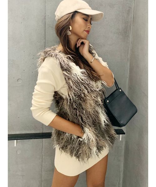 GYDA（ジェイダ）の「Vネックタイトニットワンピース（ワンピース・レディース・カーキ/ブラック/アイボリー・FREE）」の2枚目の写真