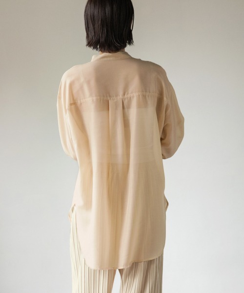 LOWRYS FARM（ローリーズファーム）の「シルキーシアーロングシャツ　871370（シャツ/ブラウス・レディース・ブラック/ベージュ/ミント/ブルー系その他/ベージュ系その他/レッド/グレイッシュベージュ・FREE）」の14枚目の写真