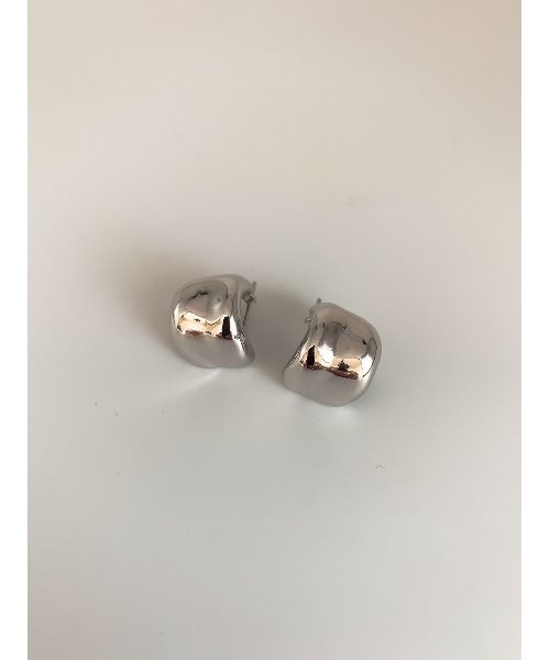 mou(モウ)の「デコボコ歪みピアス(ピアス(両耳用)・レディース・シルバー/ゴールド・FREE)」の2枚目の写真