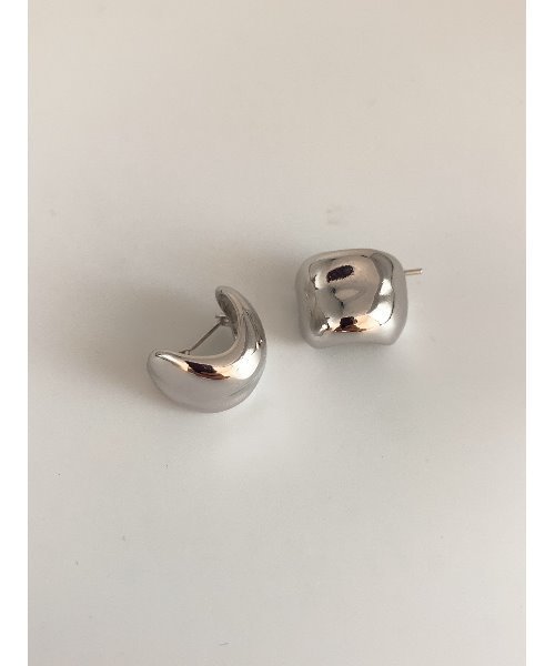 mou(モウ)の「デコボコ歪みピアス(ピアス(両耳用)・レディース・シルバー/ゴールド・FREE)」の9枚目の写真