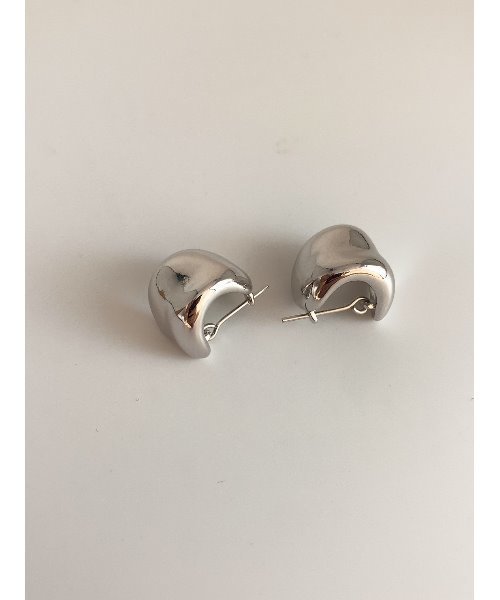 mou(モウ)の「デコボコ歪みピアス(ピアス(両耳用)・レディース・シルバー/ゴールド・FREE)」の11枚目の写真