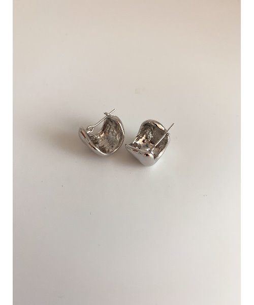 mou(モウ)の「デコボコ歪みピアス(ピアス(両耳用)・レディース・シルバー/ゴールド・FREE)」の15枚目の写真