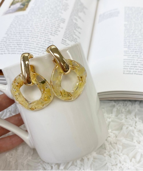 apres jour(アプレジュール)の「【apres jour×ARIAZ】ドライフラワーリングピアス(ピアス(両耳用)・レディース・パープル/ラベンダー/イエロー・FREE)」の1枚目の写真