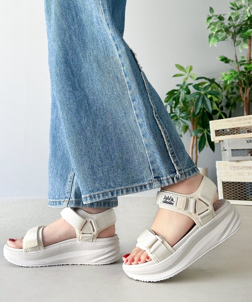 Java(ジャバ)の「《JaVaジャバコラボ》夏 定番!ベルクロ厚底サンダル ストラップあり(サンダル・レディース・ブラック/アイボリー・22.5cm/23.5cm/24.5cm/25.5cm)」の13枚目の写真