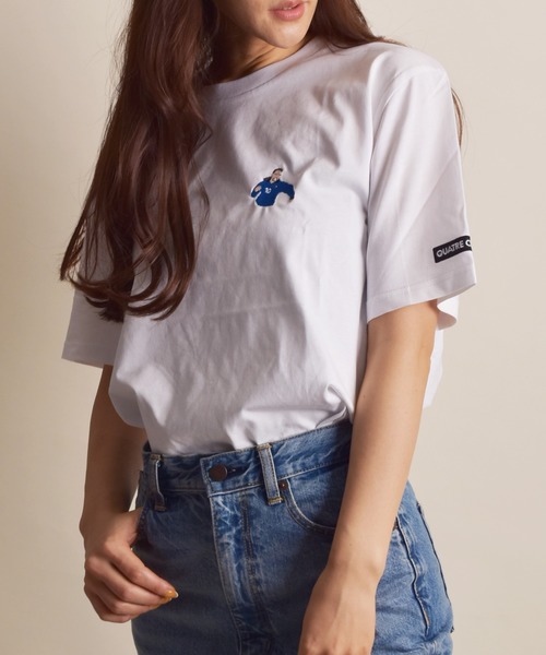 TONE SELECT WEAR(トーンセレクトウェア)の「【QUATRE CENT QUINZE/キャトルサンキャーンズ】LEGEND EMBROIDERY TEE (UN)(Tシャツ/カットソー・レディース・その他1/その他2/その他3/その他4・MEDIUM/LARGE)」の2枚目の写真