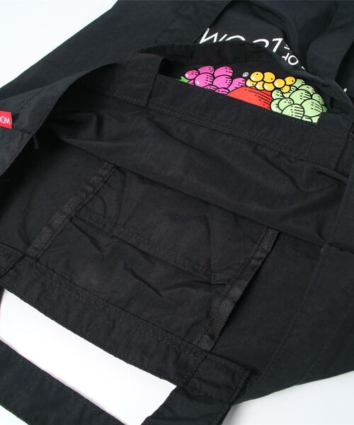 FRUIT OF THE LOOM（フルーツオブザルーム）の「MULTI COLOR TOTE BAG M / トートバッグ / A4 / ユニセックス  / ギフト プレゼント（トートバッグ・レディース・ホワイト/ブラック・FREE）」の5枚目の写真