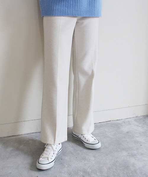 MODE ROBE（モードローブ）の「センタープレス フレアパンツ（その他パンツ・レディース・アイボリー/ブラック/ブラウン・S/M/L）」の2枚目の写真