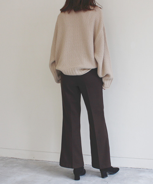 MODE ROBE（モードローブ）の「センタープレス フレアパンツ（その他パンツ・レディース・アイボリー/ブラック/ブラウン・S/M/L）」の6枚目の写真