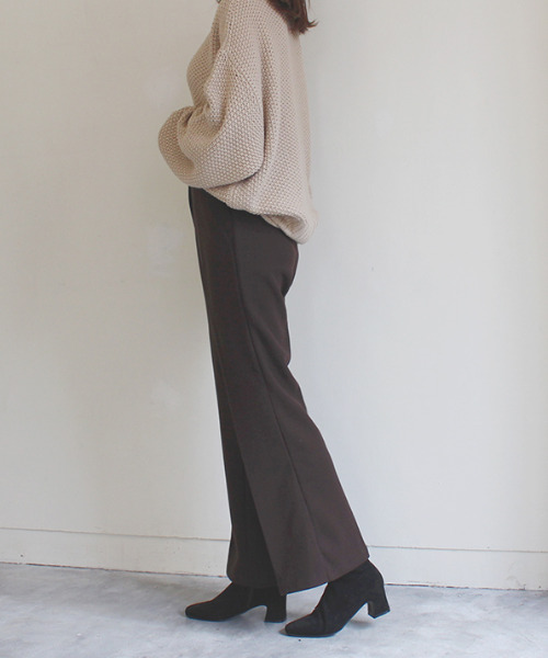 MODE ROBE（モードローブ）の「センタープレス フレアパンツ（その他パンツ・レディース・アイボリー/ブラック/ブラウン・S/M/L）」の10枚目の写真