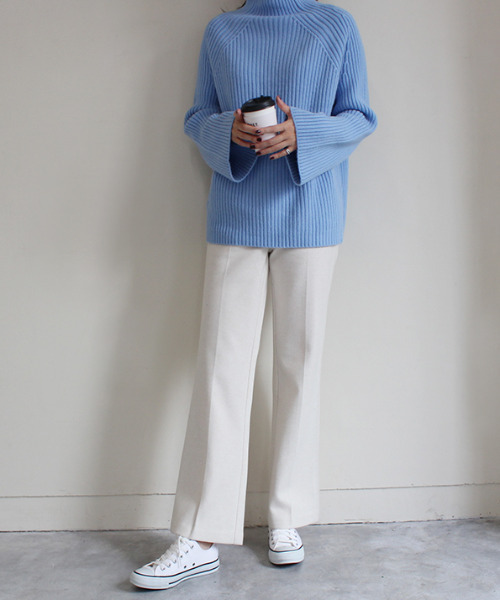 MODE ROBE（モードローブ）の「センタープレス フレアパンツ（その他パンツ・レディース・アイボリー/ブラック/ブラウン・S/M/L）」の17枚目の写真