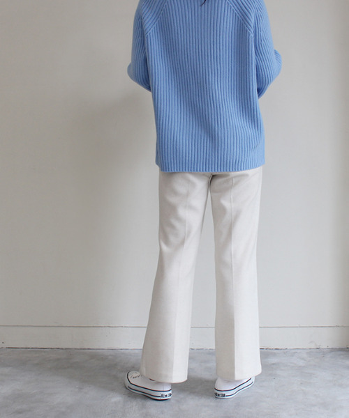 MODE ROBE（モードローブ）の「センタープレス フレアパンツ（その他パンツ・レディース・アイボリー/ブラック/ブラウン・S/M/L）」の13枚目の写真